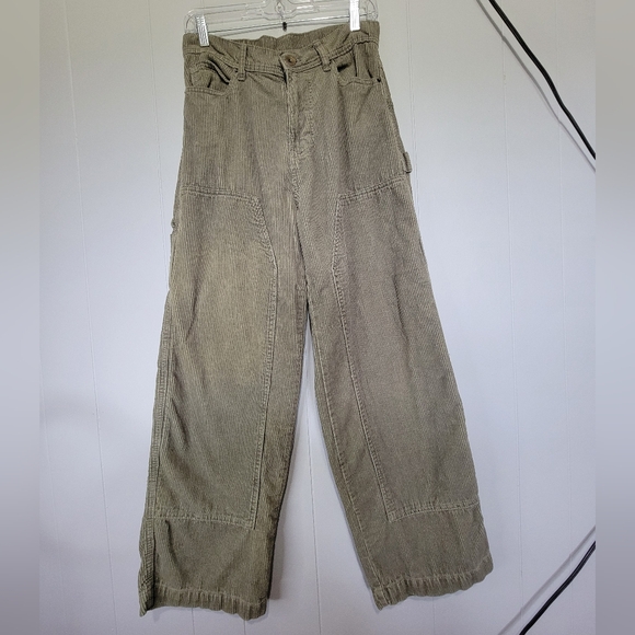 🌵 No Boundaries Wide Leg Green Carpenter Corduroy Pants - Picture 1 of 3